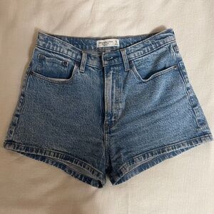 Abercrombie Curve Love Mom Short